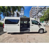 ລົດຕູ້ Toyota Hiace VIP ໃຫ້ເຊົ່າ ປີ2022 丰田海狮车出租 2022年产 Toyota Hiace for rent, production year 2022